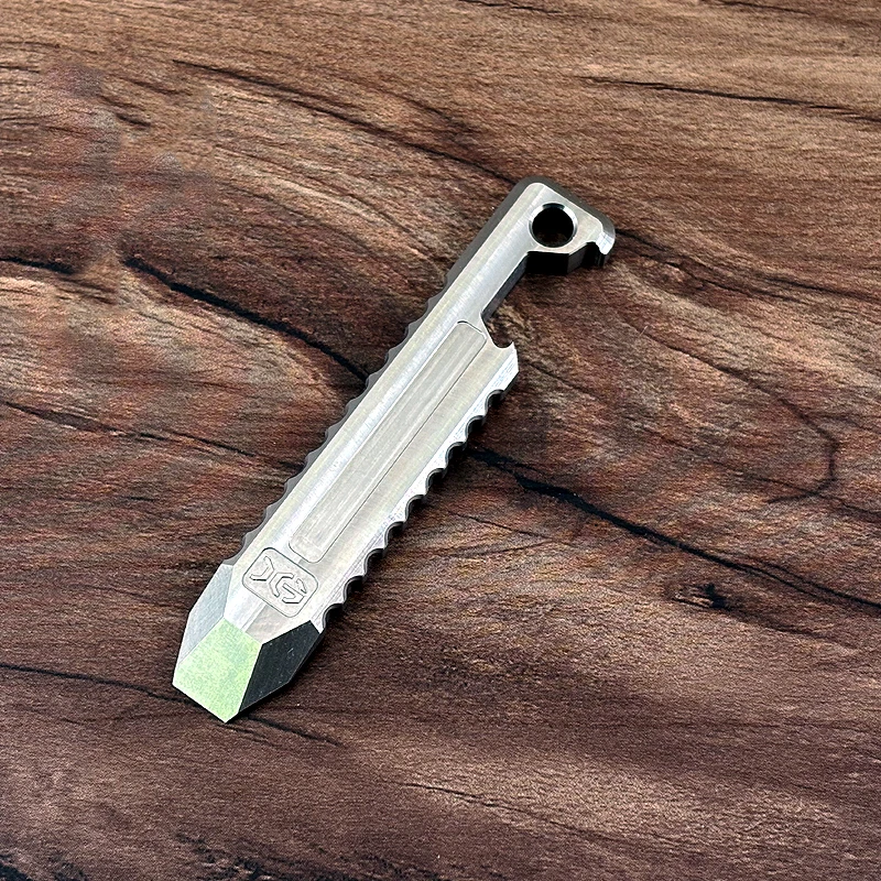 

EDC Titanium Alloy Multi-function Bottle Opener Keychain Screwdriver Titanium Outdoor Tool Card Crowbar