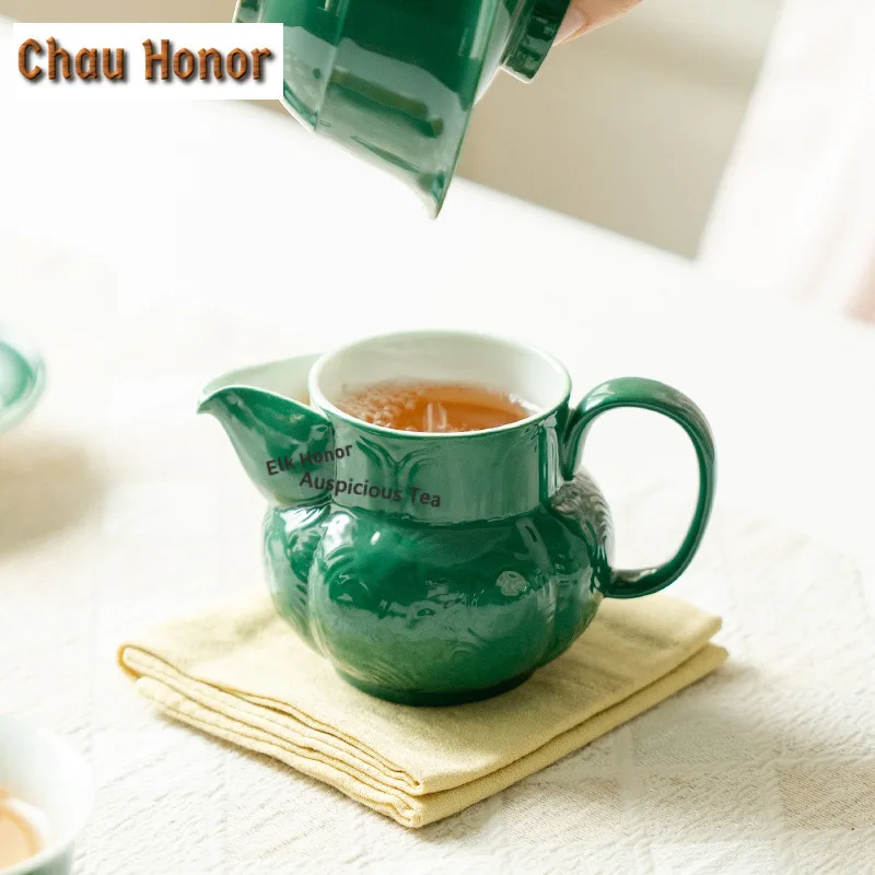 

Emerald Green Ceramic Tea Pitcher Pour Tea Fair Cup Cha Hai Dispenser Justice Cup Flower Tea Fair Mug Cafes Ornaments Supplies