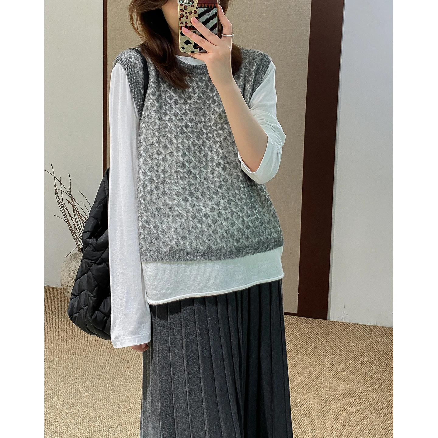 

Жилет-свитер Phil Dan Hong Kong Sle Handpied Item, двухслойный, с вырезами, элегантный, с загадочным дизайном, повседневный, свободного кроя, женский.