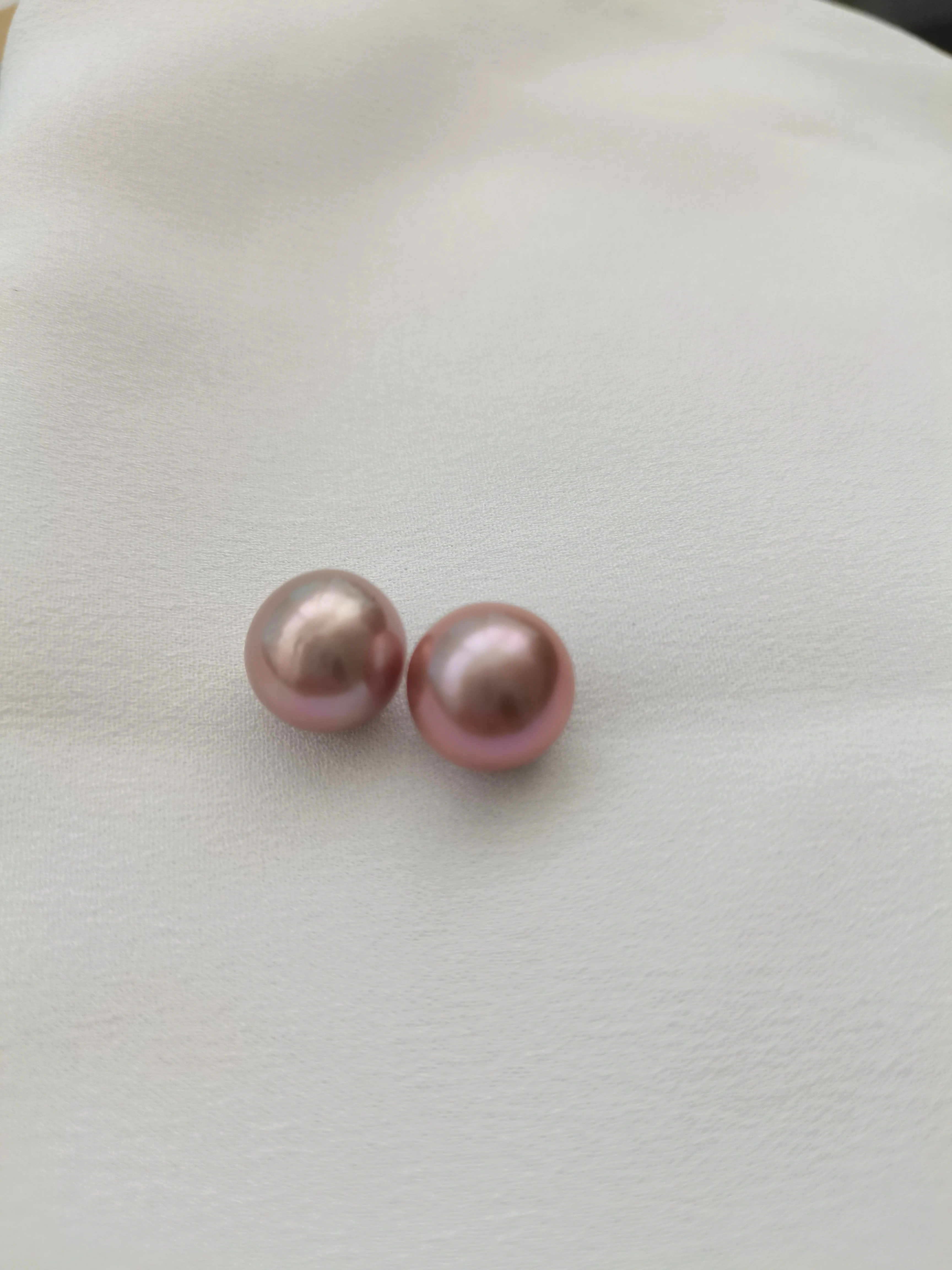 

perfect pair of AAAA+ 11-12mm perfect lavender south sea pearl 14k Yellow Gold