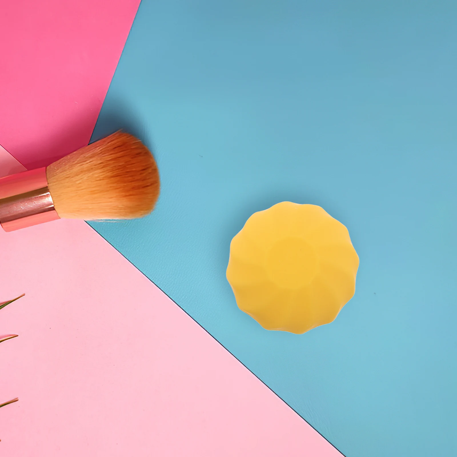 

5 pcs Spherical Lip Balm Box Round Portable Empty Tubes Refillable Gloss Container Plastic Travel Size Lip Care Product Storage