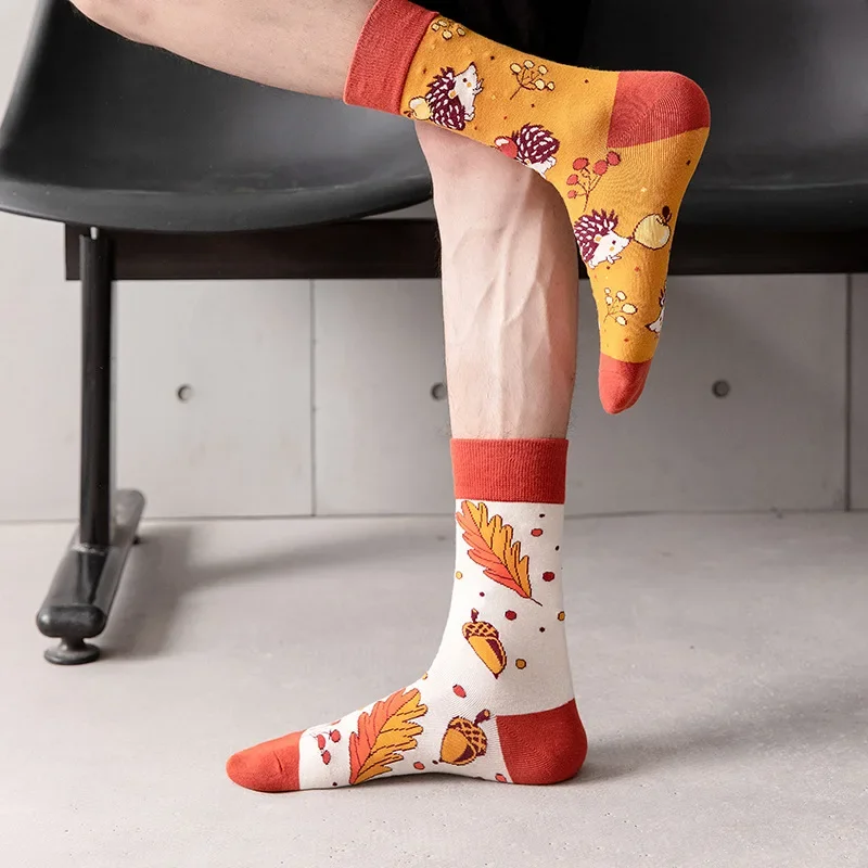 2025 new Korean version men\'s creative personality trend color matching printing fashion sports socks in the tube