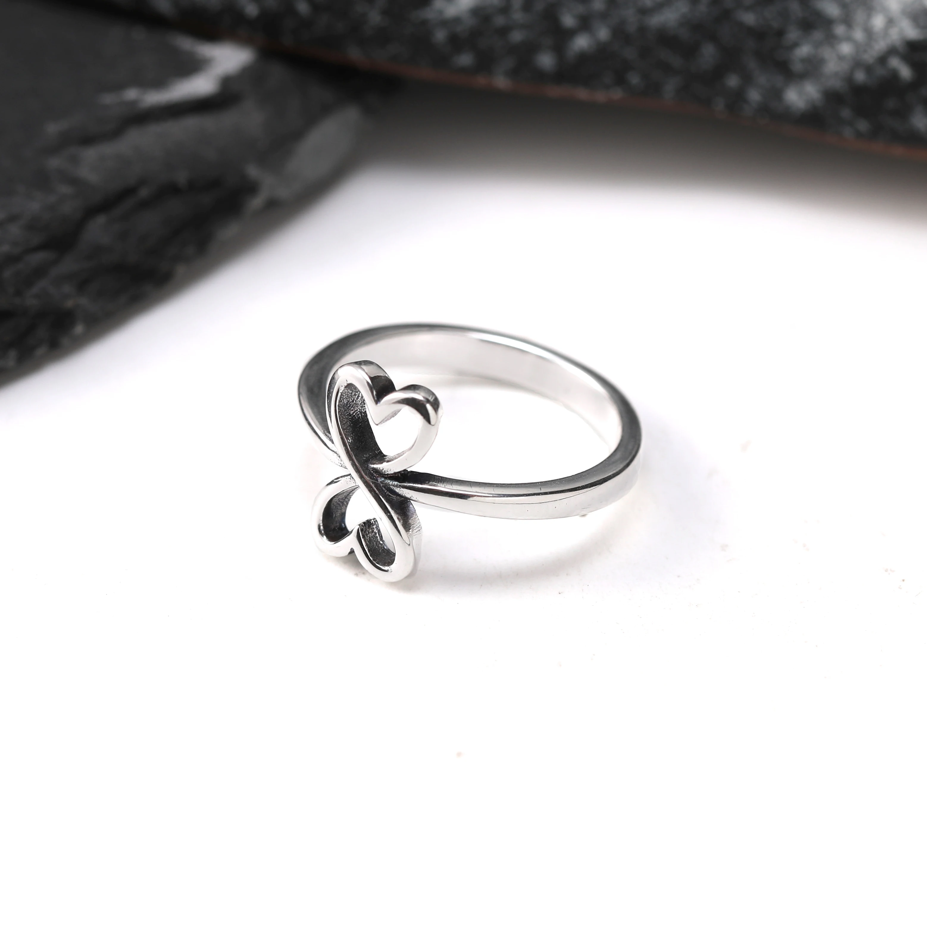 

R059 genuine 925 sterling silver fashionable and exquisite Love Without End Heart Ring