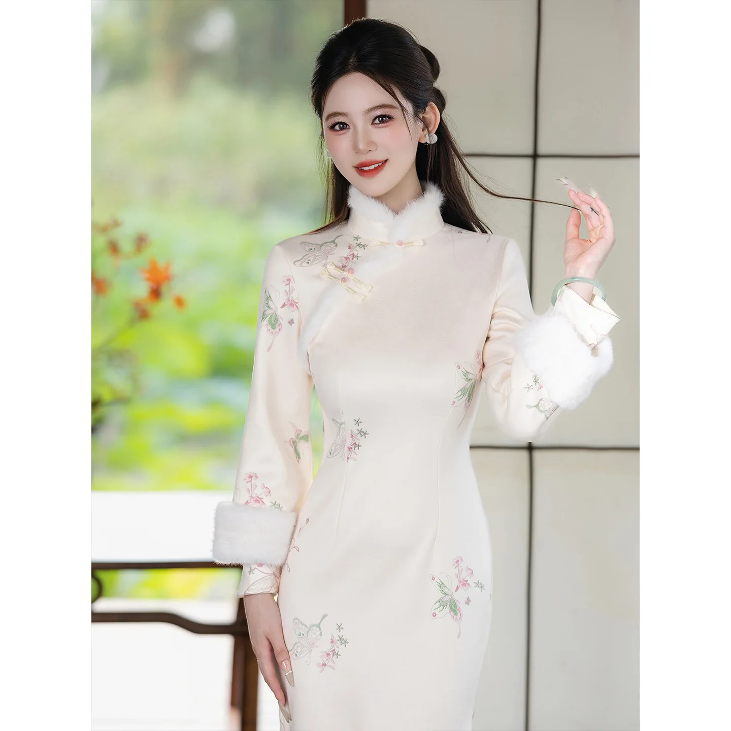 Yourqipao البيج الشتاء الصينية شيونغسام المرأة الجديدة 2025 جديد الراقية الجلد المدبوغ المطرزة المخملية تشيباو تنورة #4