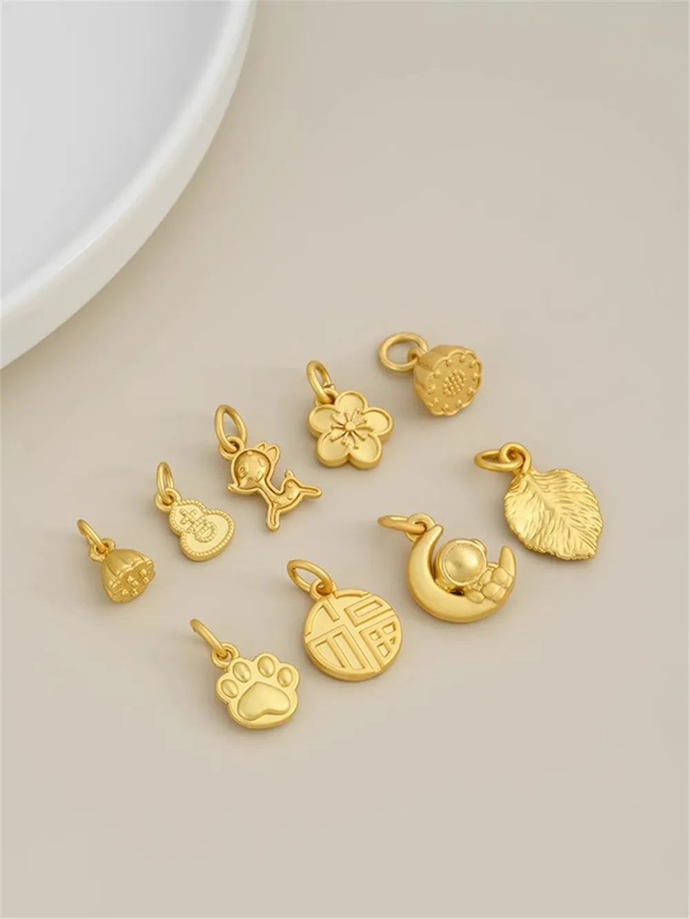 

18K Gold Lotus Gourd Fu Brand Cat Paw Deer Pendant Handmade Diy Bracelet Accessories Materials