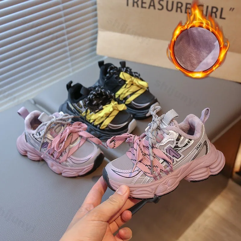 

2025 Winter Children's Warm Fur Low Top Thick Sole Casual Shoes Boys' Fashion Trend Versatile Comfortable Cotton Chunky Sneakers