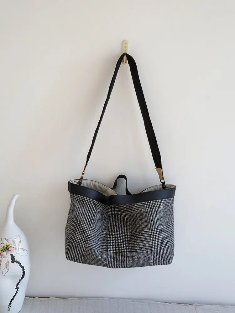 2026 Retro Cotton And Linen Canvas Women Bag Horizontal Square Large Capacity Portable Single Shoulder Diagonal Cross Bag Trendy