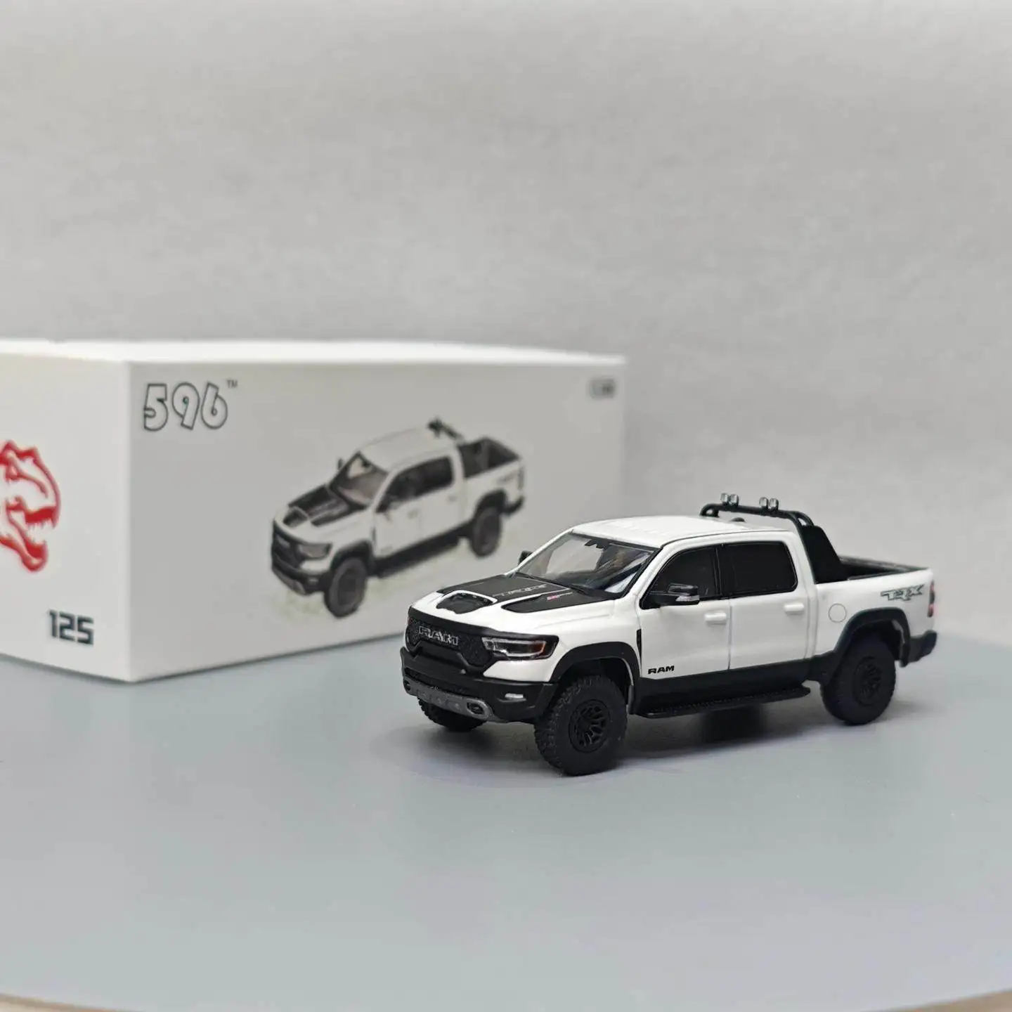 

596 1:64 Dodge Ram 1500 TRX Tyrannosaurus Rex, Pearl White 596-125 Top Light Delicate Diecast Alloy Car Model Collectible