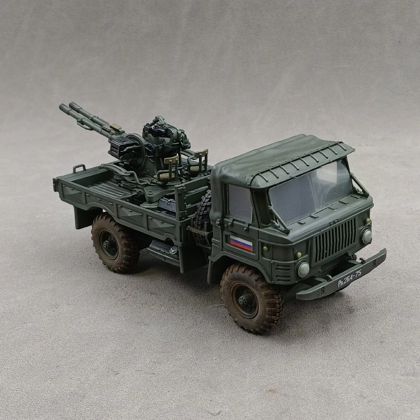 1/35 Soviet GAZ-66 trucks carry ZU-23-2 anti-aircraft Cannon , SLA printing hand-colored finished model decorative ornament