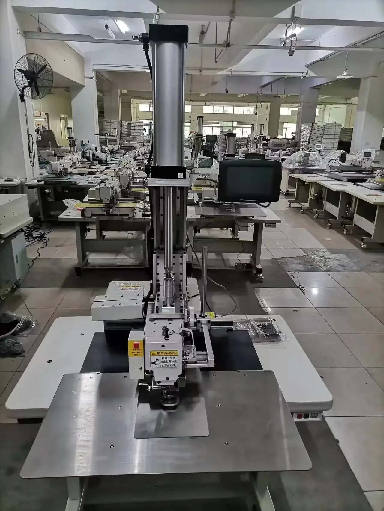 Automatic Cushion Pattern Sewing Machine Lift Head Sofa Cushion Pillow Sewing Machine For Sale