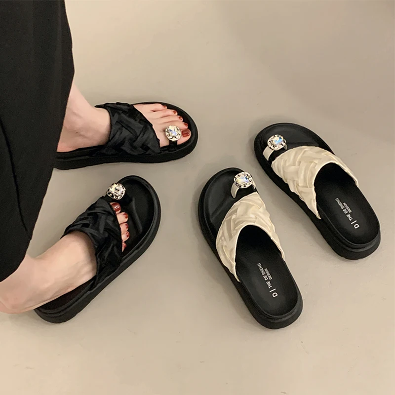 

Woven Thick Heel Rhinestone Toe Cover Slippers Women Summer Outdoor Fairy Style Beach Sandals Flat Heel Anti-Slip Slippers