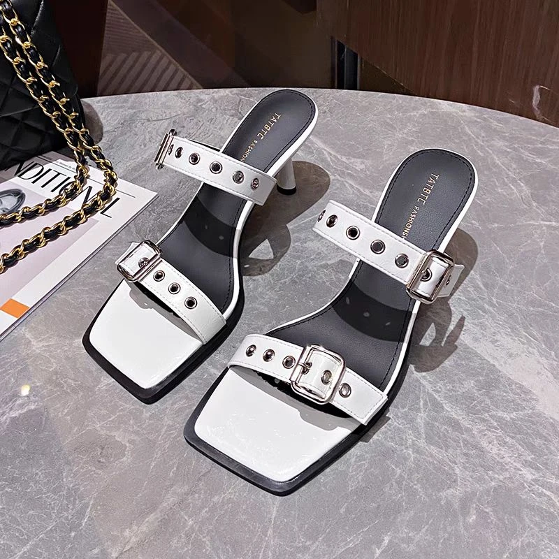 Женские тапочки с заклепками, размер 35–40 ярдов, новые сандалии с квадратной головкой из мягкой кожи на тонком каблуке, пикантные темпераментные туфли на высоком каблуке