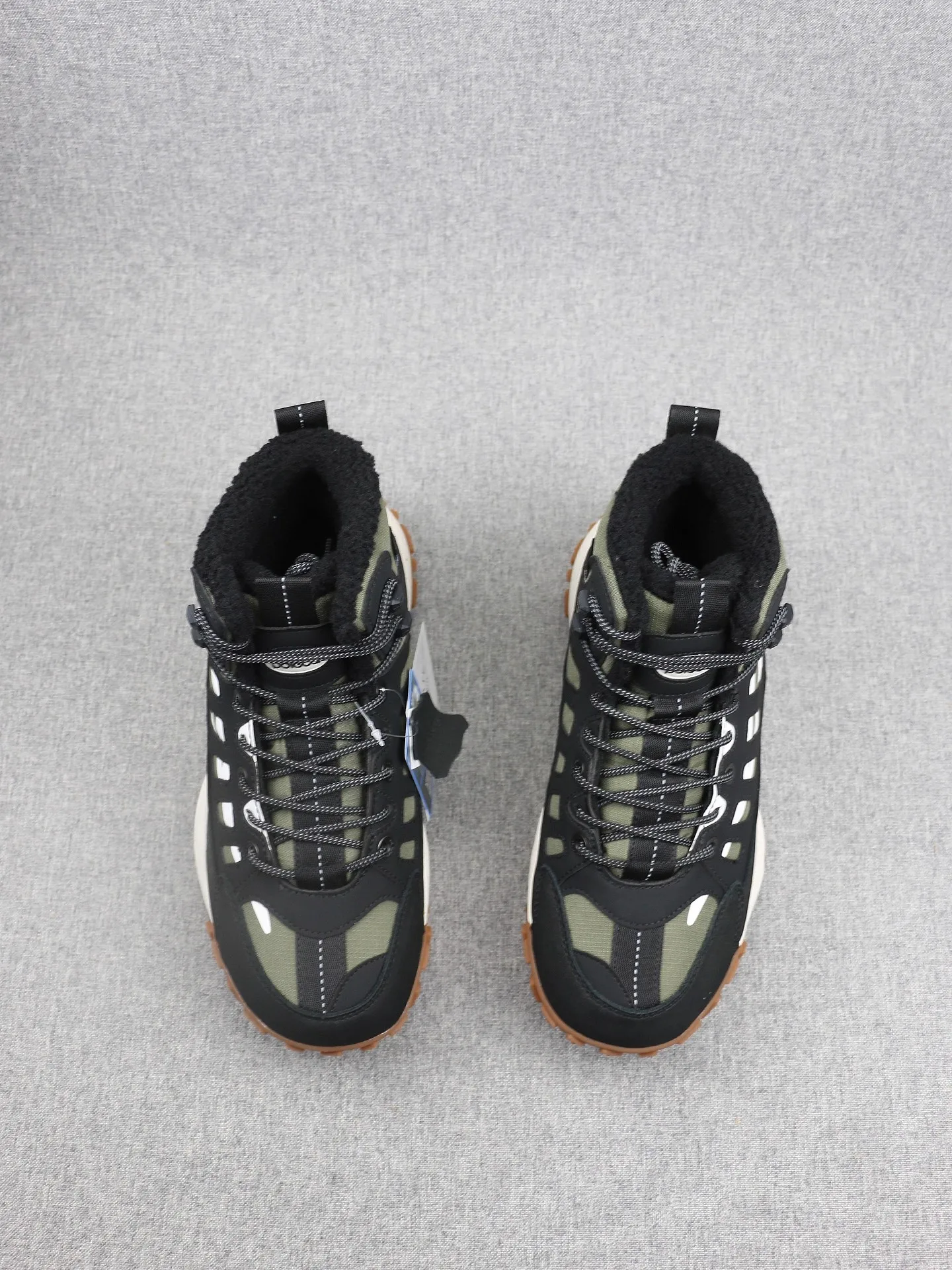 حار جديد وصول في الهواء الطلق المضادة للانزلاق دائم قسط أحذية المشي متعددة الوظائف أحذية المشي عارضة الأحذية