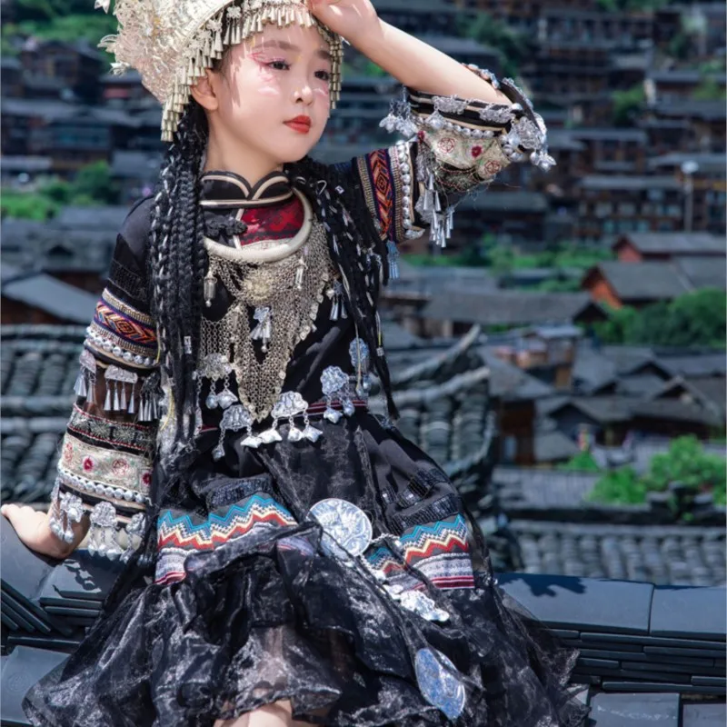 

New styles of girls' ethnic costumes cake skirts catwalk performance and ethnic-style children's photography