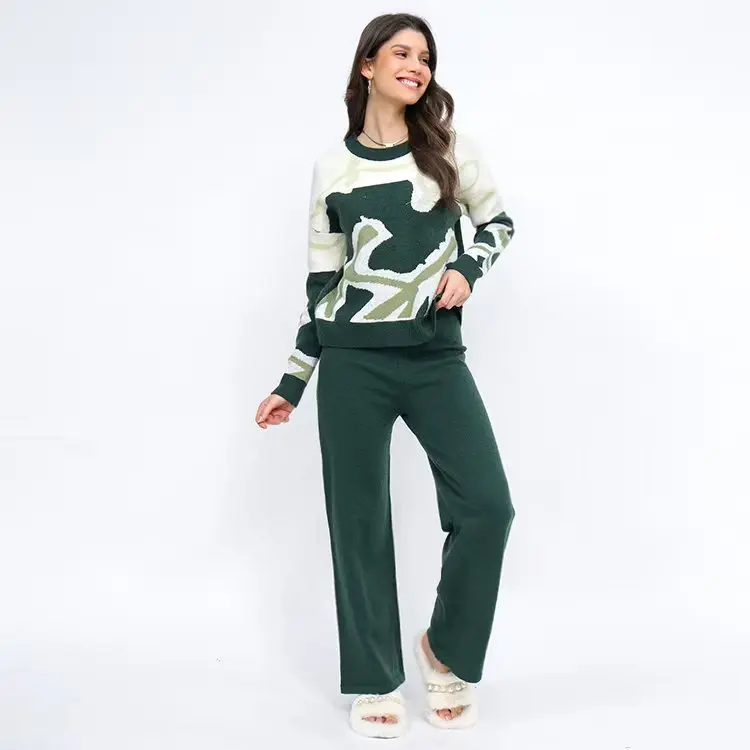 

2024 New High-quality French Fashion Contrasting Color Jacquard Line Sweater Casual Fashion Knitted Two-piece Set Women