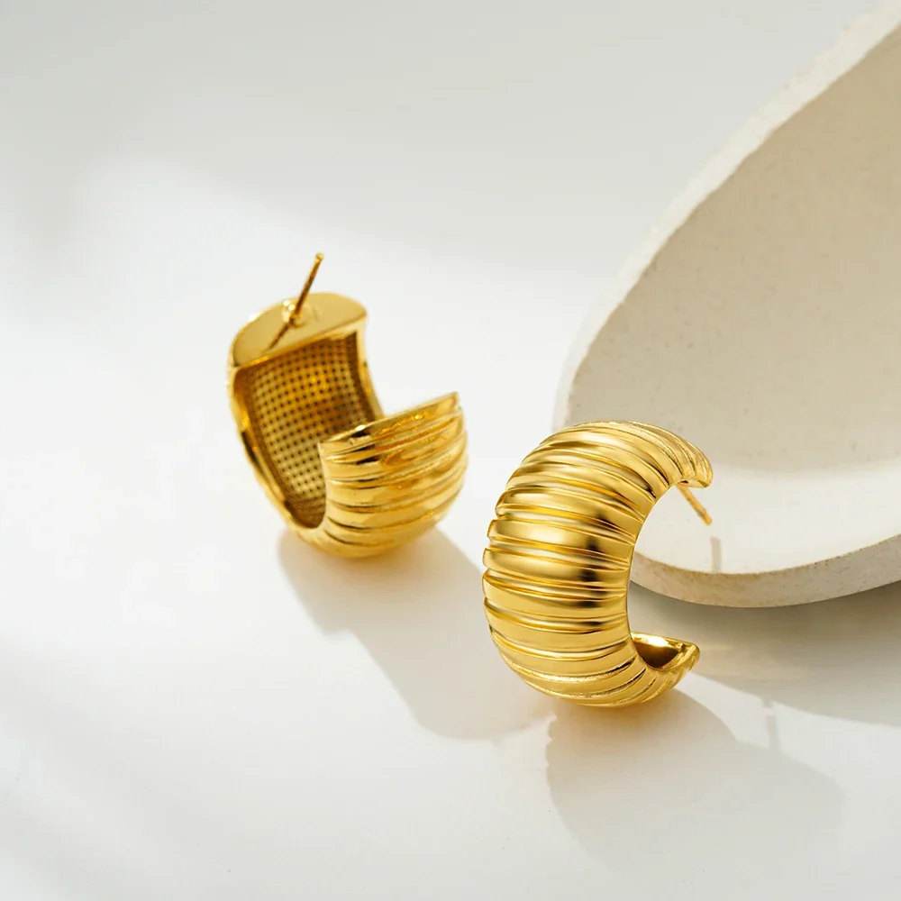 Elegant Gold Color Chunky Wide Texture C Shape Hoop Earring for Women Waterproof Polished Stainless Steel Huggie Jewelry Gifts