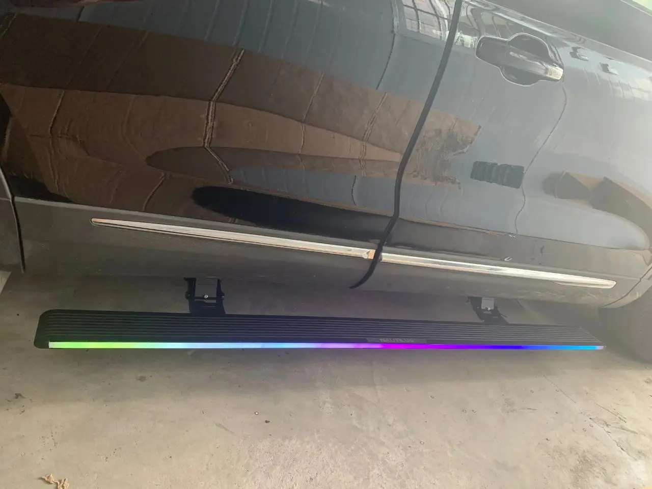 2023 + Light Emitting Diode Automotive Telescopic Electric Side Pedals Modern Automotive Custom Side Pedals