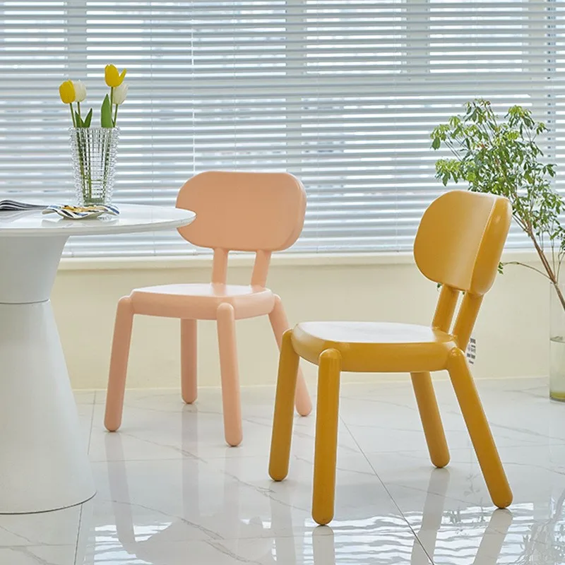 Nordic Designed Plastic Dining Chairs Empilhável com encostos grossos, Cadeiras de lazer ao ar livre, Pode ser usado para uso doméstico, Novo