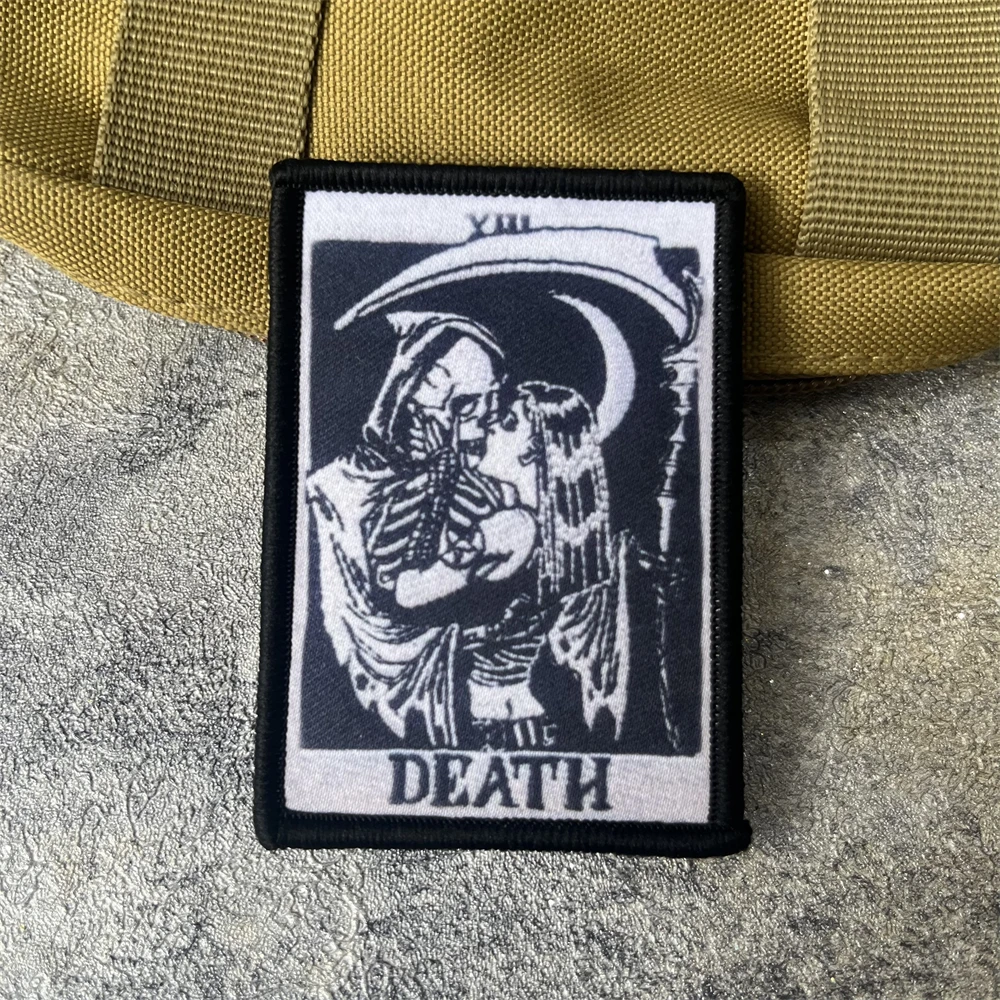 

Kiss of Death Patch Tarot Card Goth Punk Death Morale Badge Military Emblem Tactical Armband Hook and Loop Backpack Stickers