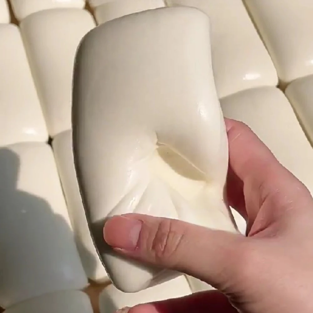 Juguete Sensorial Antiestrés de Yogur Taba Squishy, Juguete de Compresión de Pan de Yogur, Juguete Sensorial de Compresión Lenta para Niños y Adultos, Regalos Relajantes