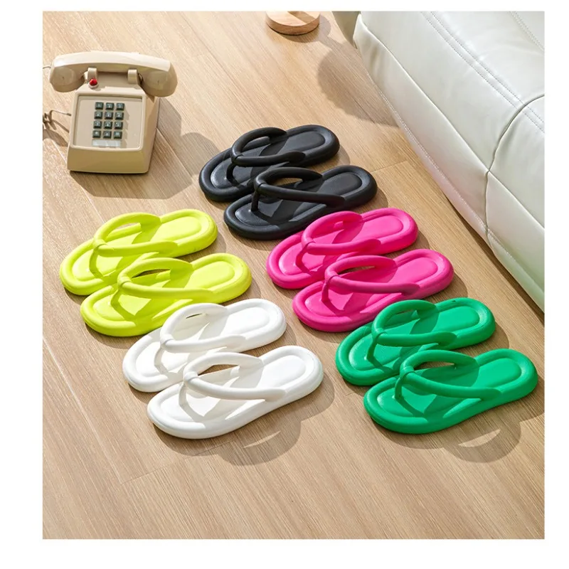 Flip-flops EVA slippers for women: beach sandals with pinch feet in summer, non-slip slippers for bathing in the bathroom.