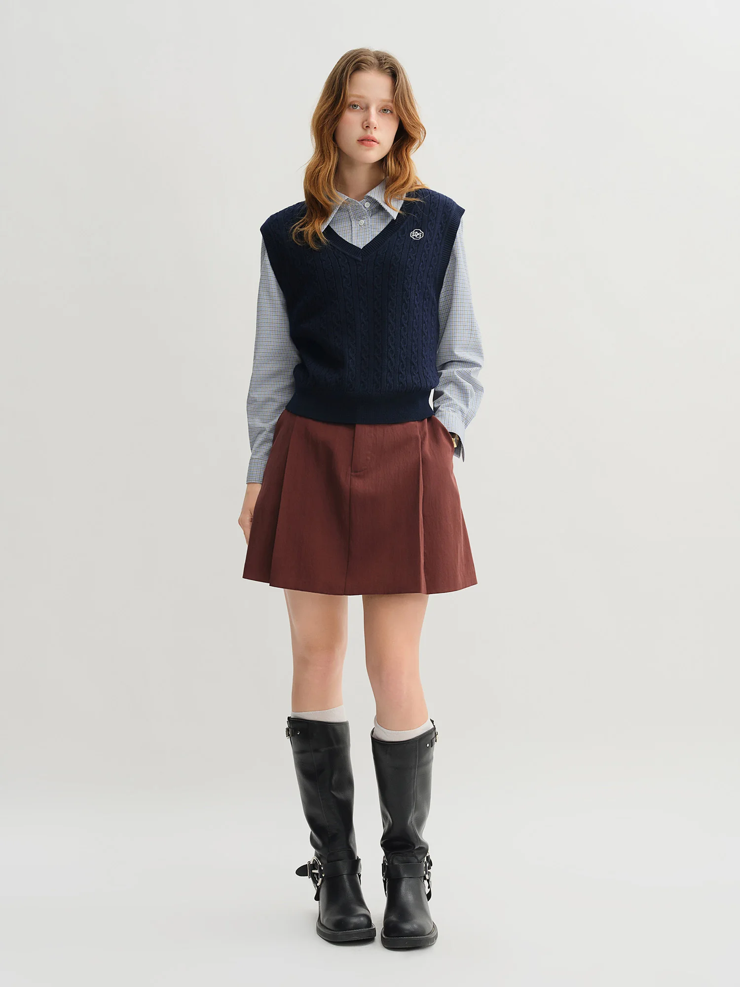 ​ DUSHU 2025 Colete feminino de malha de cabo – branco com decote em V sem mangas em camadas peça de escritório casual versátil pulôver com ajuste relaxado ​