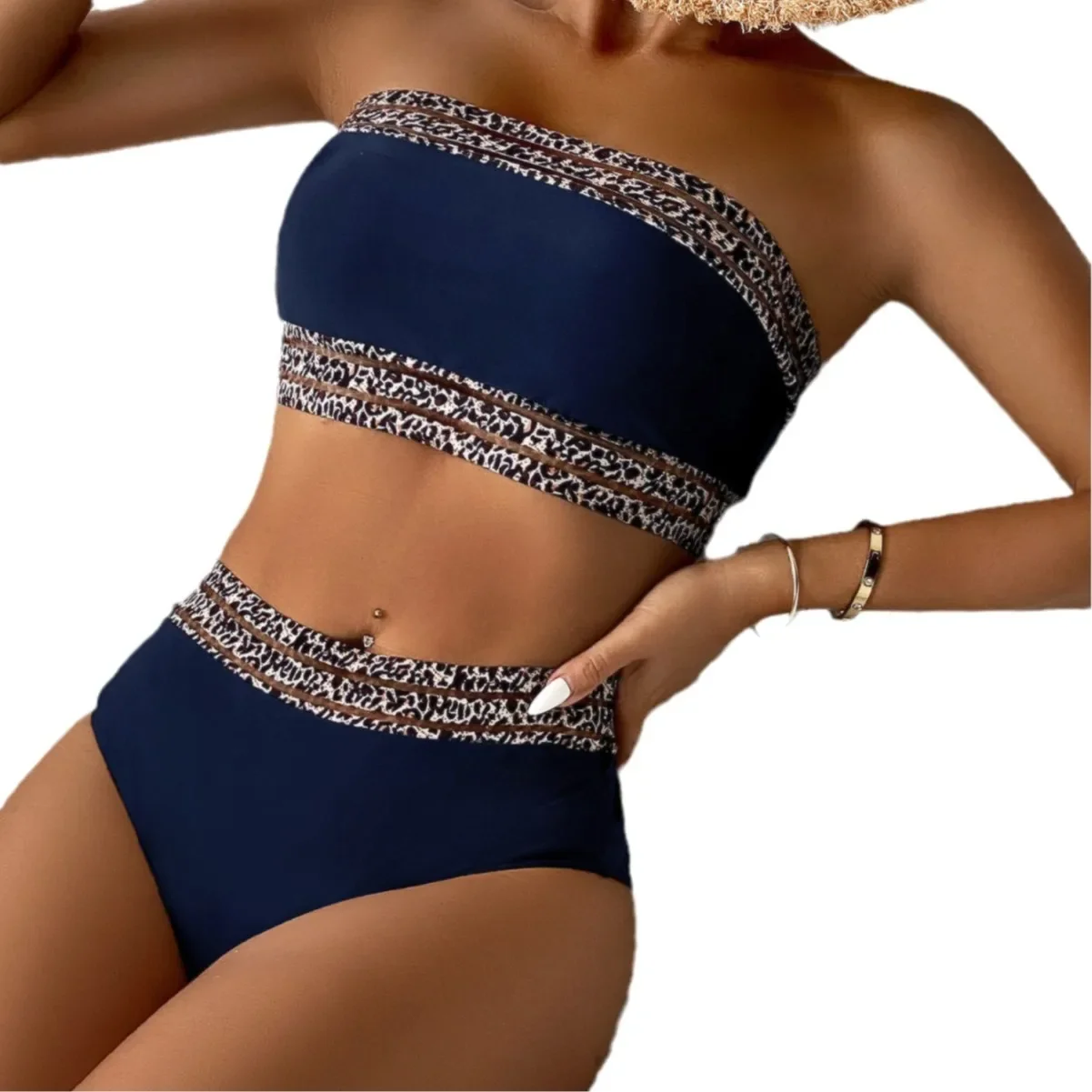 

Новинка 2026: Модный сексуальный раздельный купальник-бикини с топом-бандо, комплект из двух предметов (AliExpress)