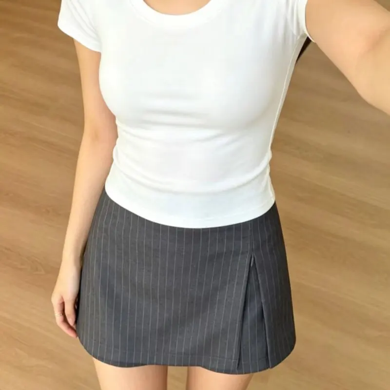 Low-Waist Striped Asymmetrical Hem  Skirt Women's Fashionable Sexy Short Skirt Anti-Light Walking Design Sensual Women's ...