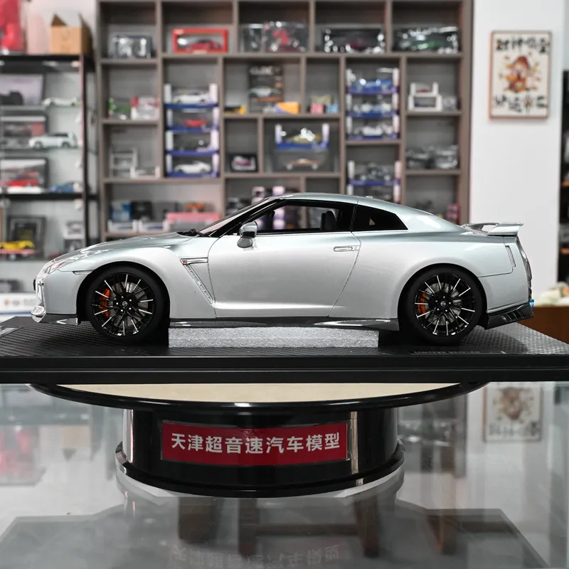 Onemode 1:18 Scale GTR R35 50th Anniversary Edition Silver Color Resin Car Model