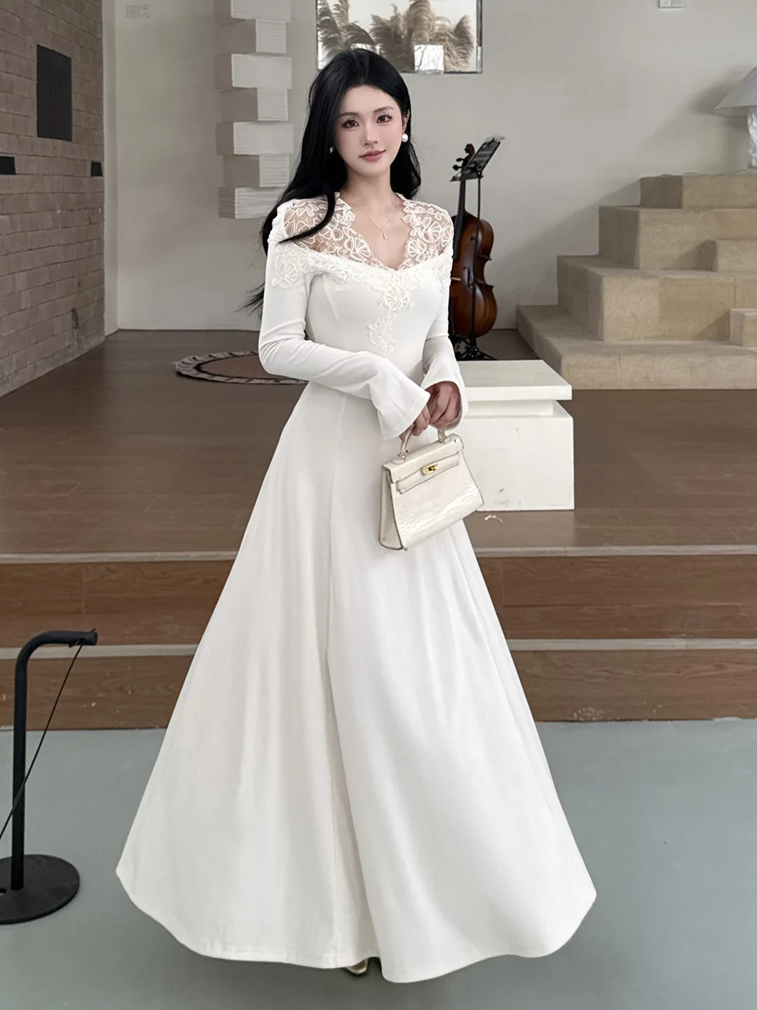 Vestido bodycone de malha bege, elegância francesa, decote em v, renda, transparente, linha a, chique, camada interna, casaco de inverno preto com saia