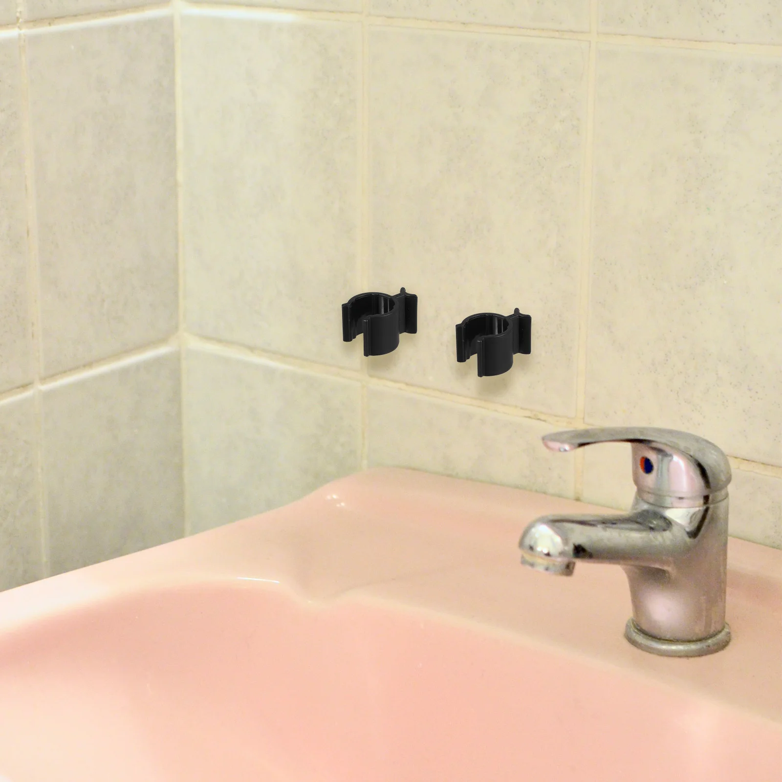 30pcs Cleansing Oil Pump Buckle Leakproof Plastic Bottle Lock Clips For Lotion Shampoo Dispensers Bottle Pump Parts