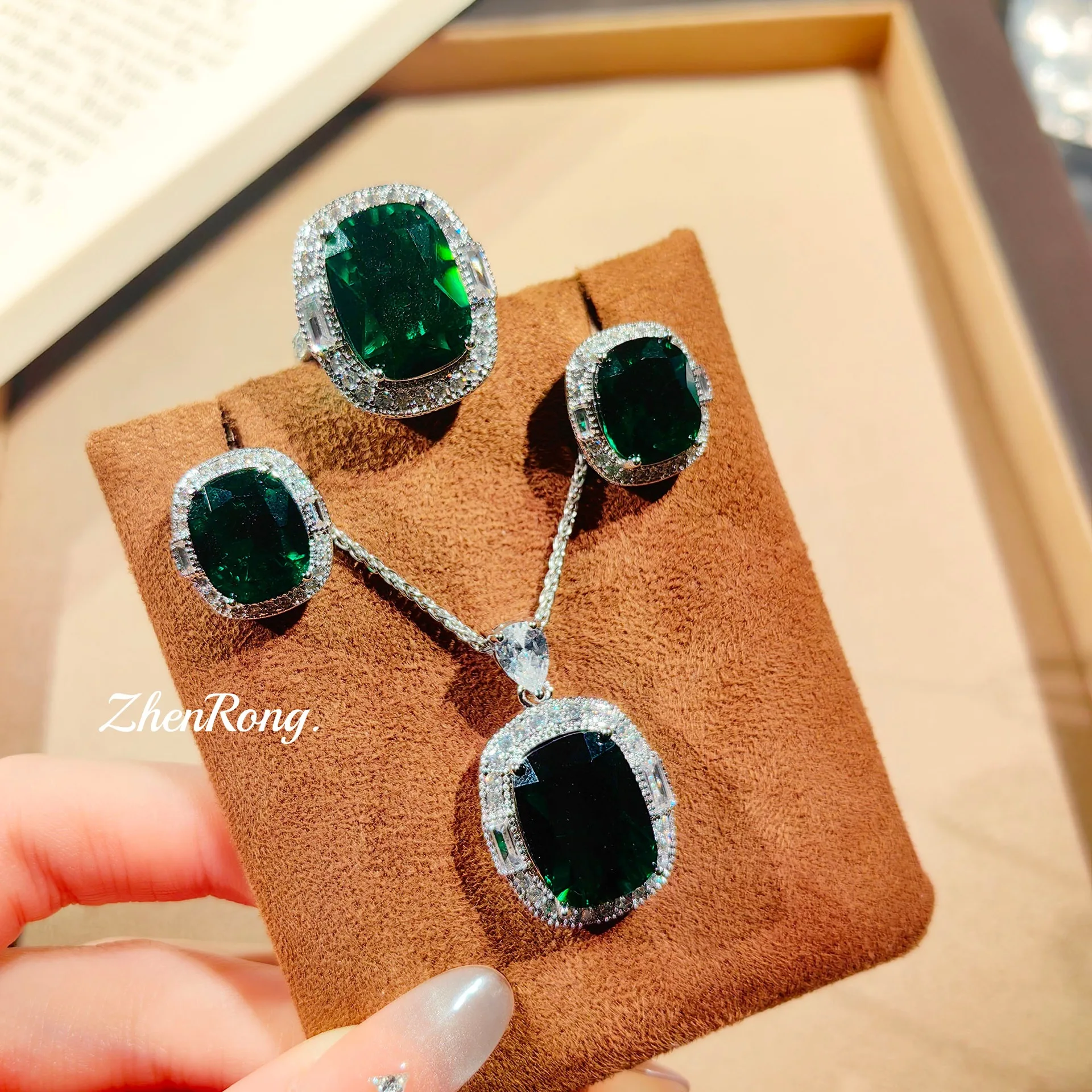 Elegant Big Lab Emerald Gemstone Jewelry Set Inlaid Shiny Zircon Necklace Earrings Ring Wedding Party Accessories for Ladies