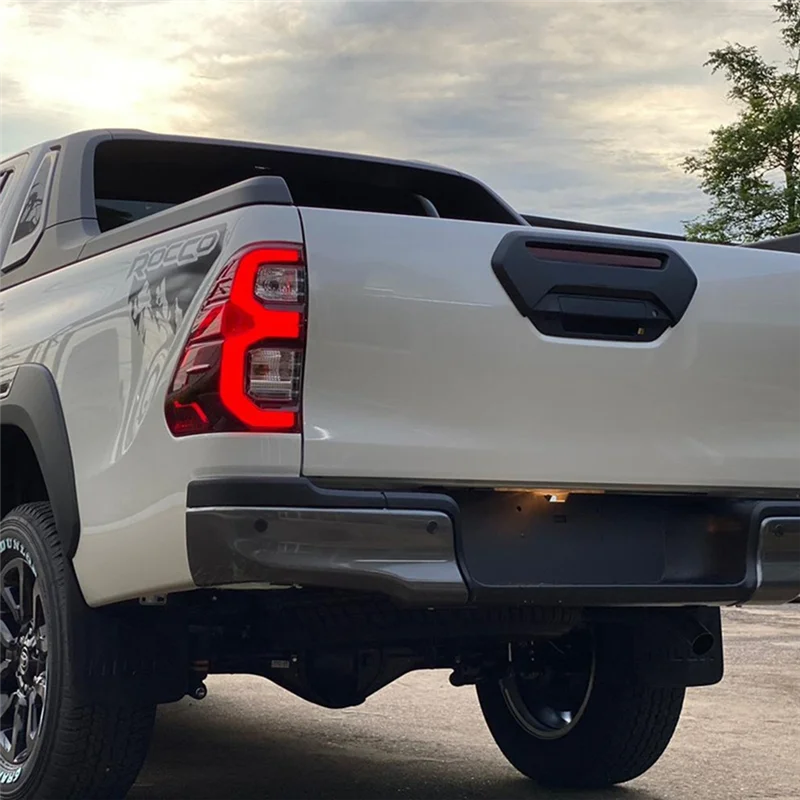 

AU28-Car Rear Tailgate Plate Cover Peij-LJ2104 For Toyota Hilux Revo Rocco 2021 2022 Trunk Brake Light Cover Trim Panel