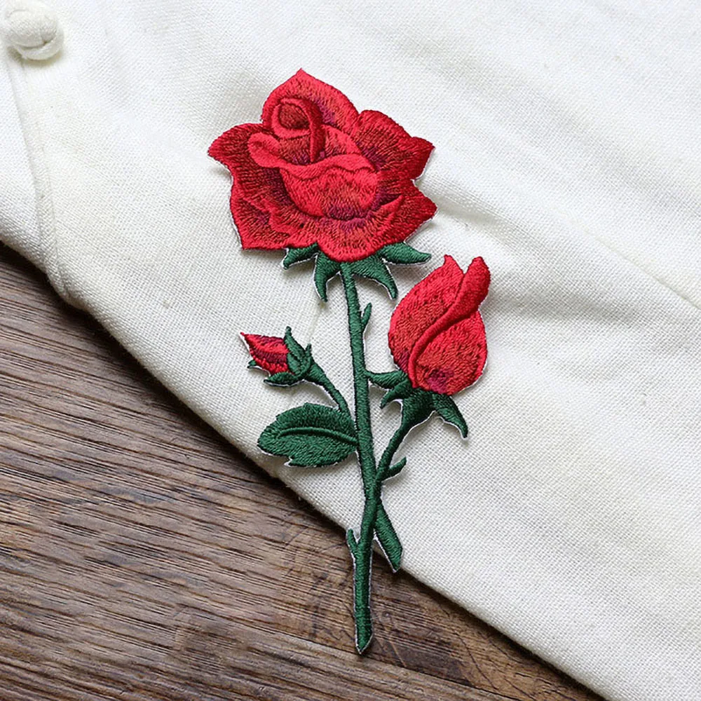 Fiore di rosa ricamato per abbigliamento, ferro su toppa, taglia piccola, Applique decorativa, toppa di fiori di cartone animato, fai da te