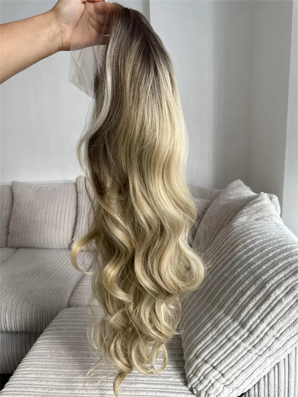 26 Inch Long Loose Wave Blonde Wig 13x4 Balayage Lace Front Wig Synthetic Hair For Womens Daily Use Glueless Realistic Look Wig