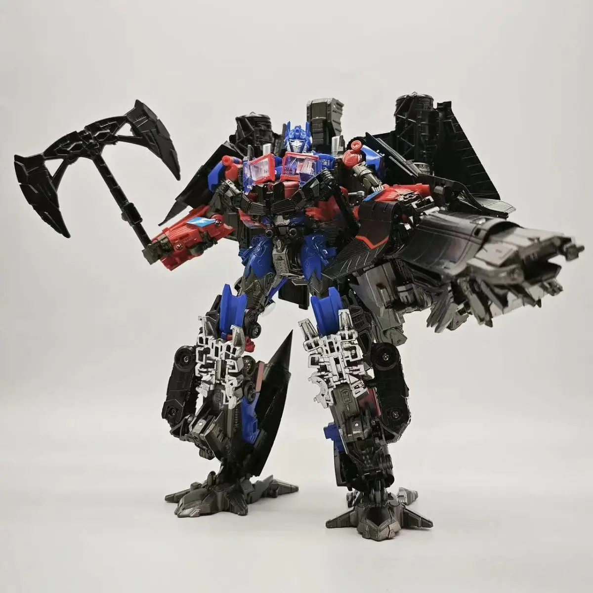 トランスフォーマーリアルスティール　プラモデル Amazon.com: Transformers Masterpiece Smokescreen Nissan Fairlady