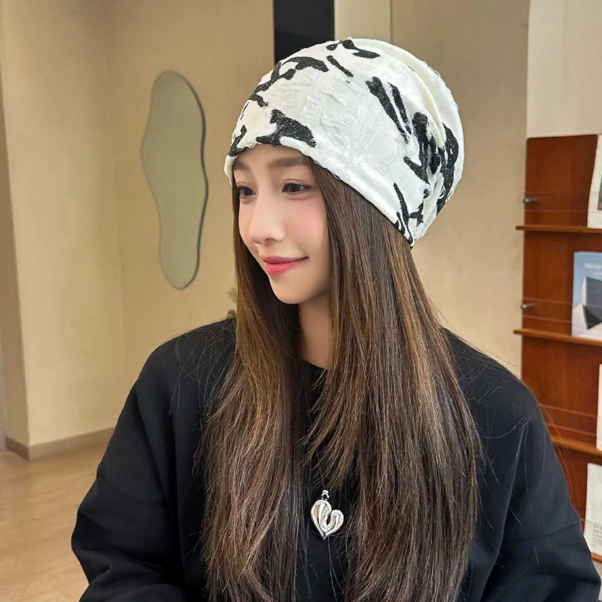 

Модная шапка-бини с золотистым декором и бахромой, многослойная, для защиты от холода