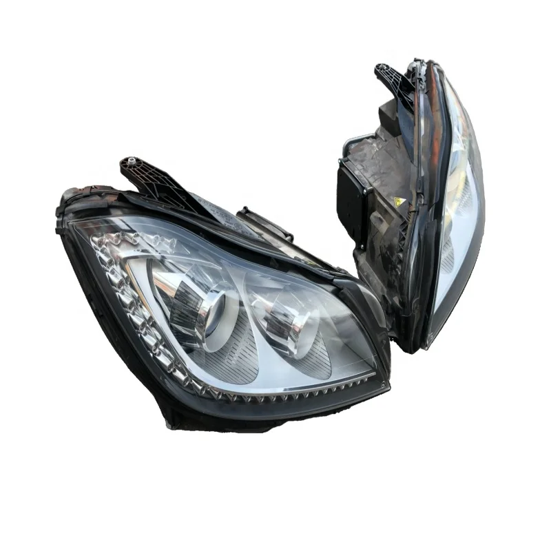Classic Style CLS Series W218 Front HID Headlamp Hernia Near Light LED Daily Running Light