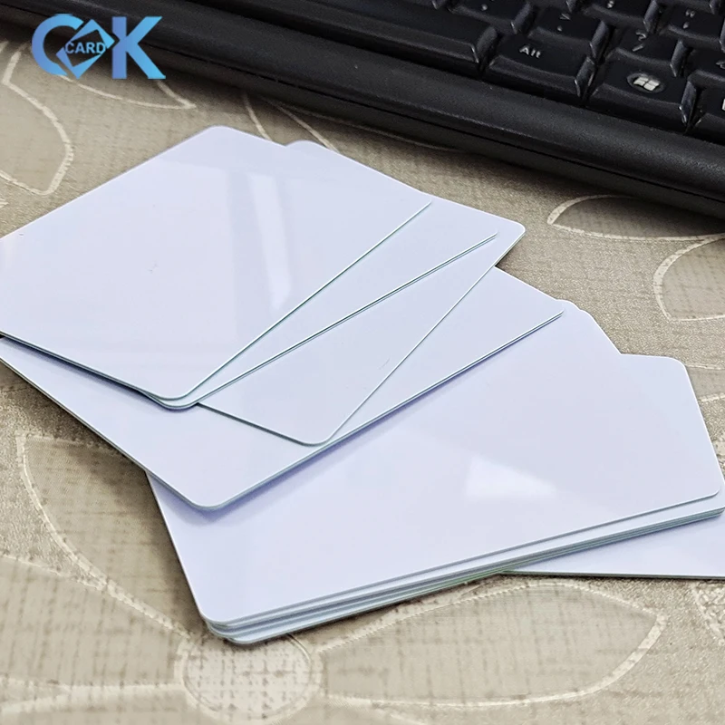 Customized Free Sample Hot Sale CR80 Blank White Card with Green Core