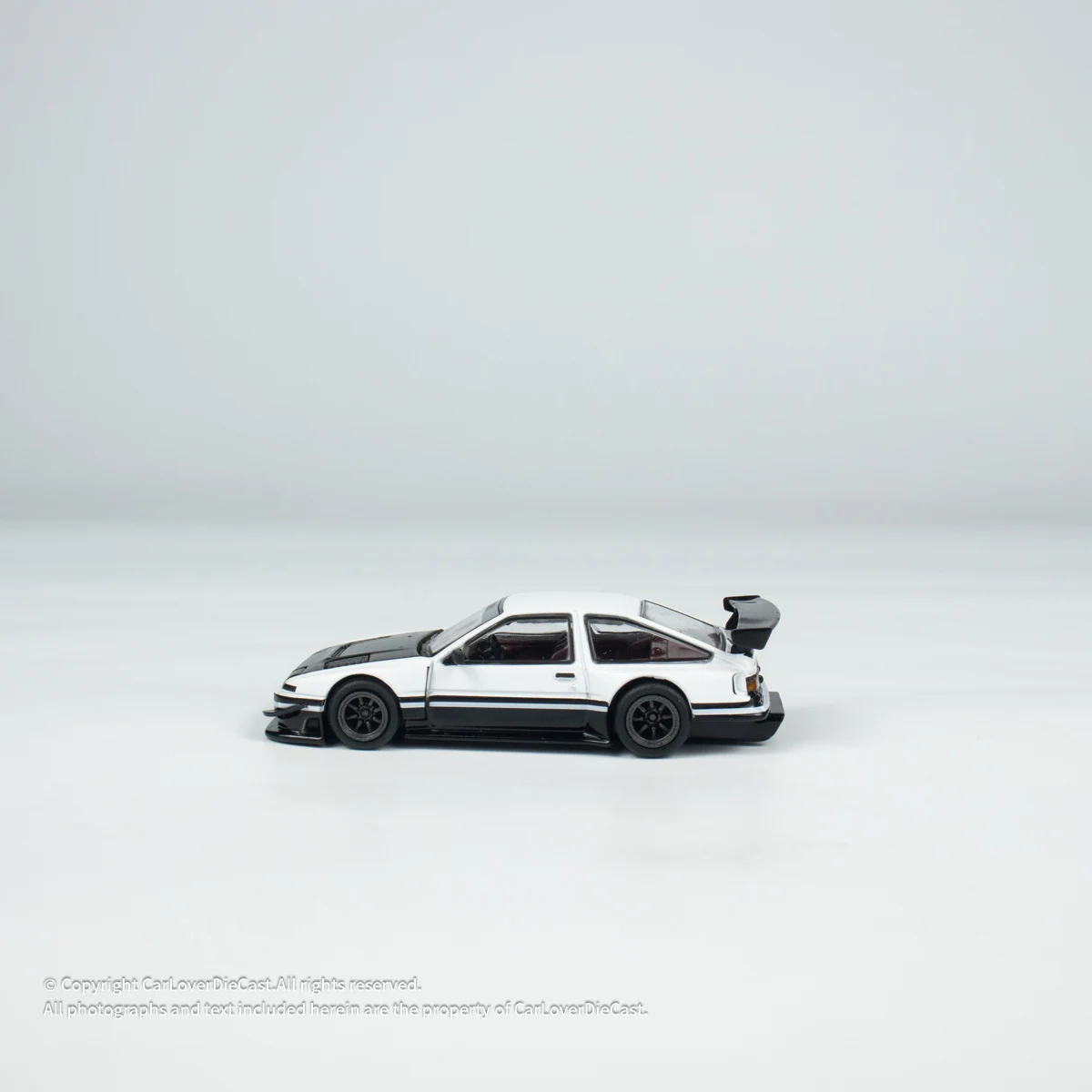 Tarmac Works 1:64 Trueno AE 86 Widebody by Jon Sibal Diecast Model Car