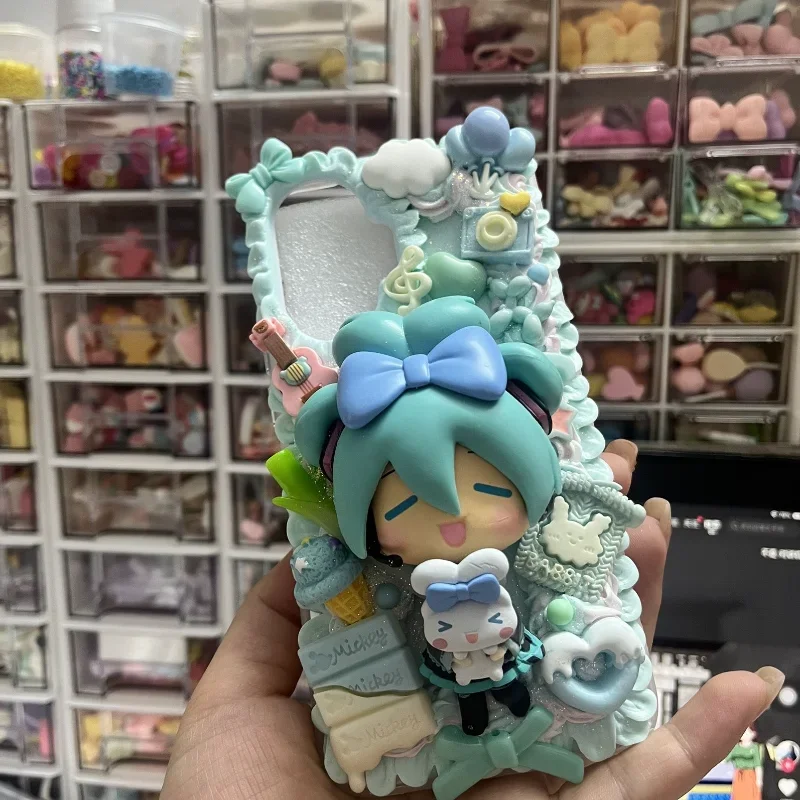 

Bandai Hatsune Miku DIY Craft Handmade Cream Glue Cute 3D Phone Case IPhone 15 14 13 11 12 Pro Max Soft Cover Christmas Gifts