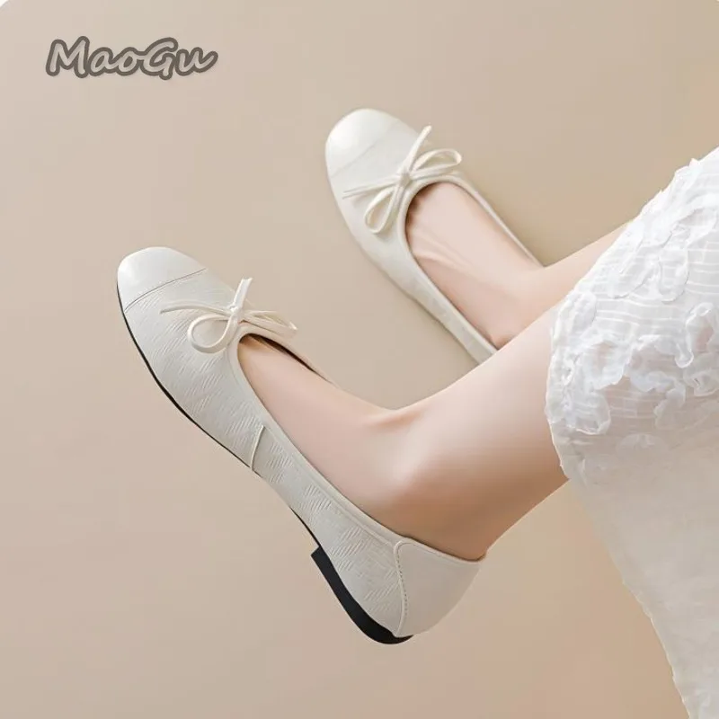 Elegante bowknot bailarina apartamentos femininos dedo do pé redondo sola macia confortável deslizamento-em senhoras mocassins de couro único mules sapatos size35