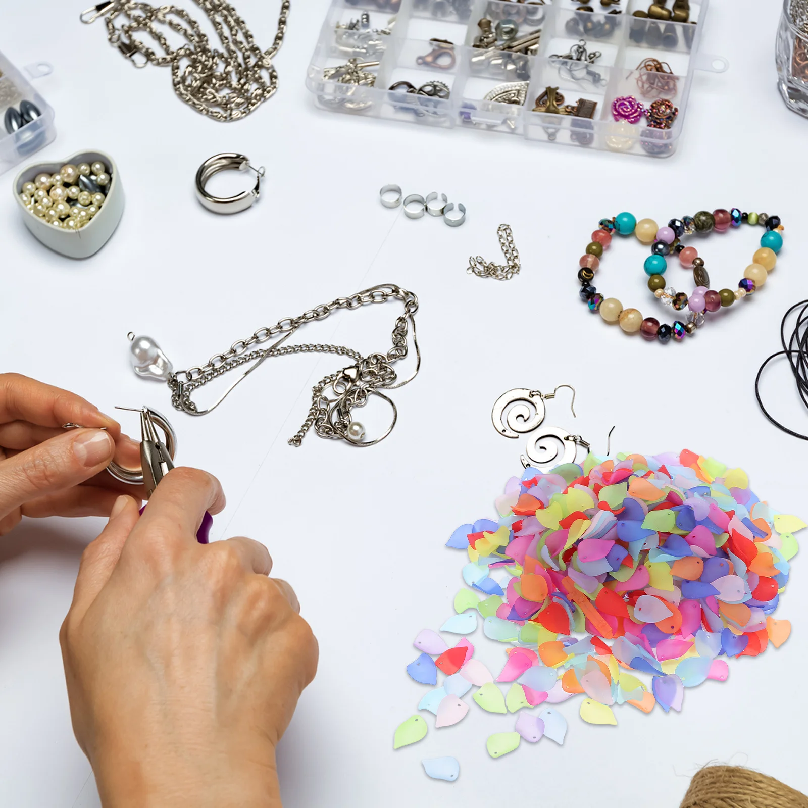 

560pcs Plastic Petals Mixed Color Acrylic Beads For Diy Hair Accessories Jewelry Making Craft Decor Wedding Handmade Projects