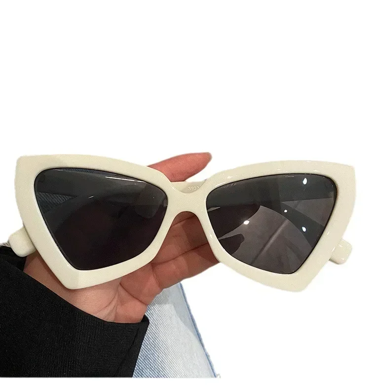 Retro Small Cat Eye Sunglasses Women Cute Skinny Cat Eye Eyewear Retro Vintage Narrow Cat Eye Sunglasses UV Resistant