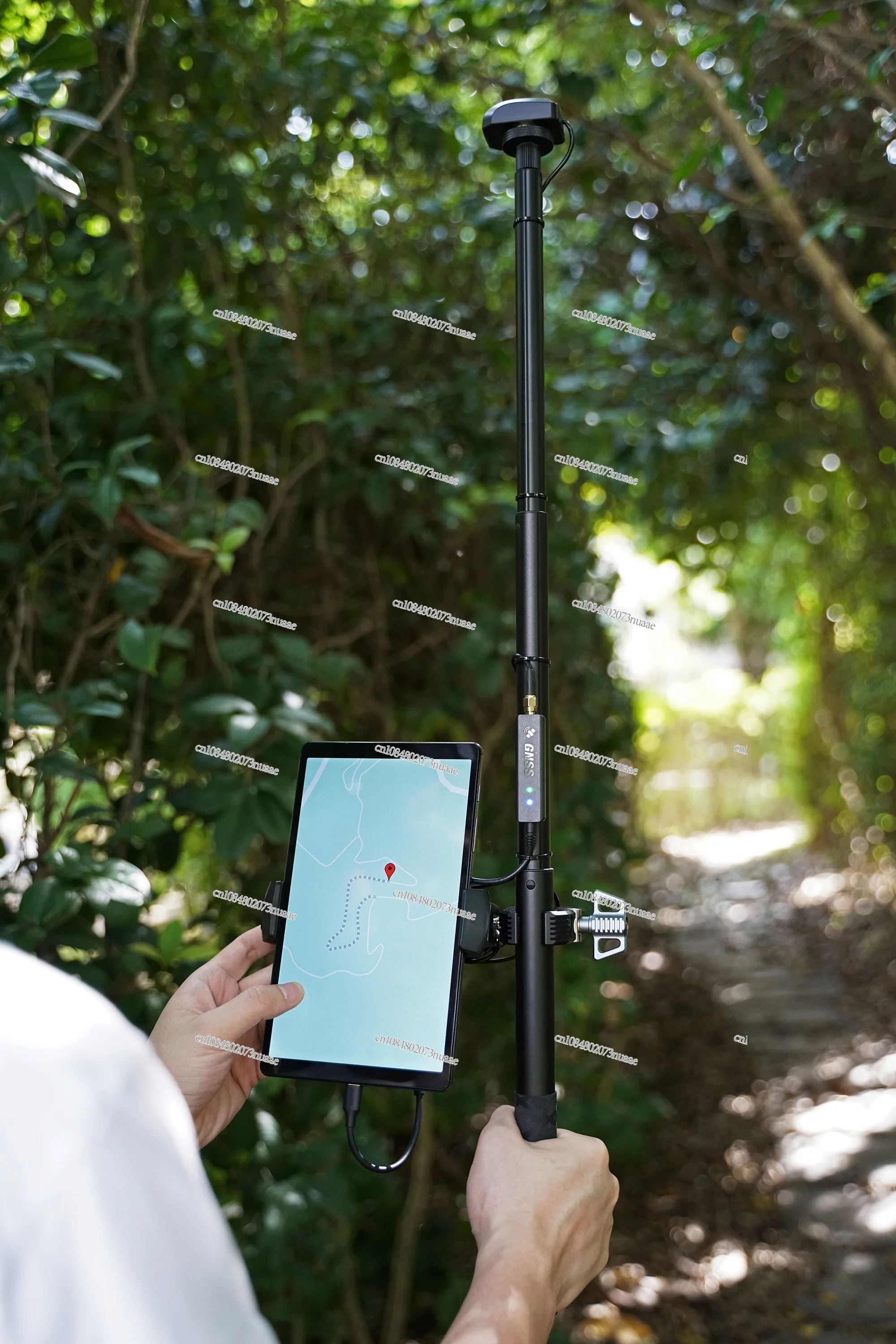 P-7 Pro Bluetooth, High-precision Six-star Multi-frequency GNSS Measuring Instrument IPad Beidou GPS Receiver