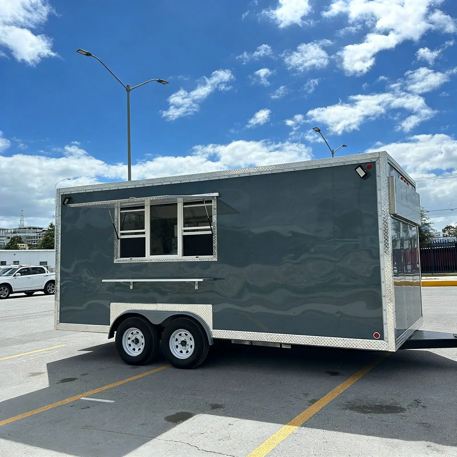 DOT UL Outdoor Bar Mobile Restaurant Concession Foodtruck Coffee Food Trailer Fully Equipped Food Truck with Full Kitchen
