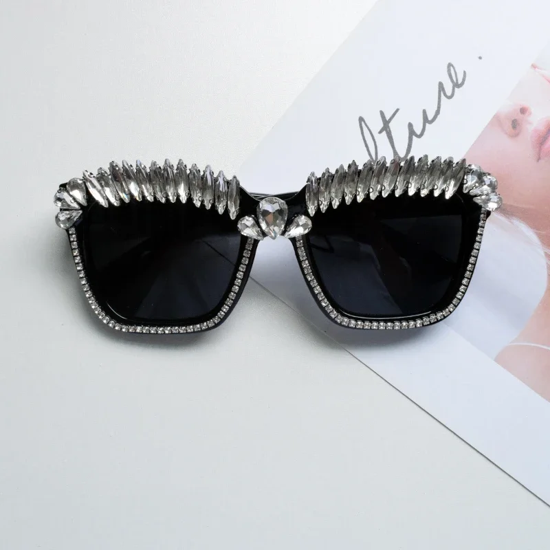 

2023 New Diamond Sunglasses Ladies Brand Designer Party Ladies Glasses Rhinestone Season Women Eyewear Lunette De Soleil Femme