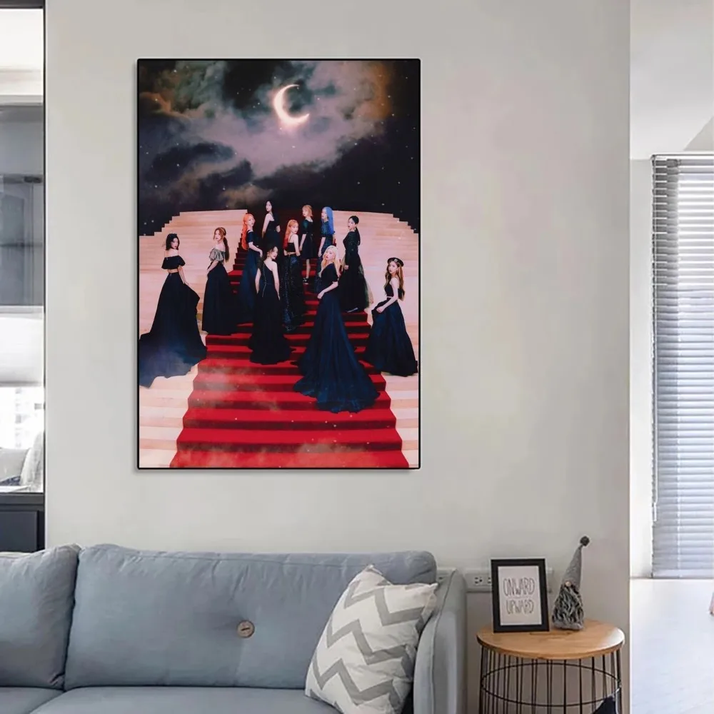 2022 latest Kpop Loona Poster No Framed Kraft Club Bar Paper Vintage Poster Wall Art Painting Bedroom Study Stickers