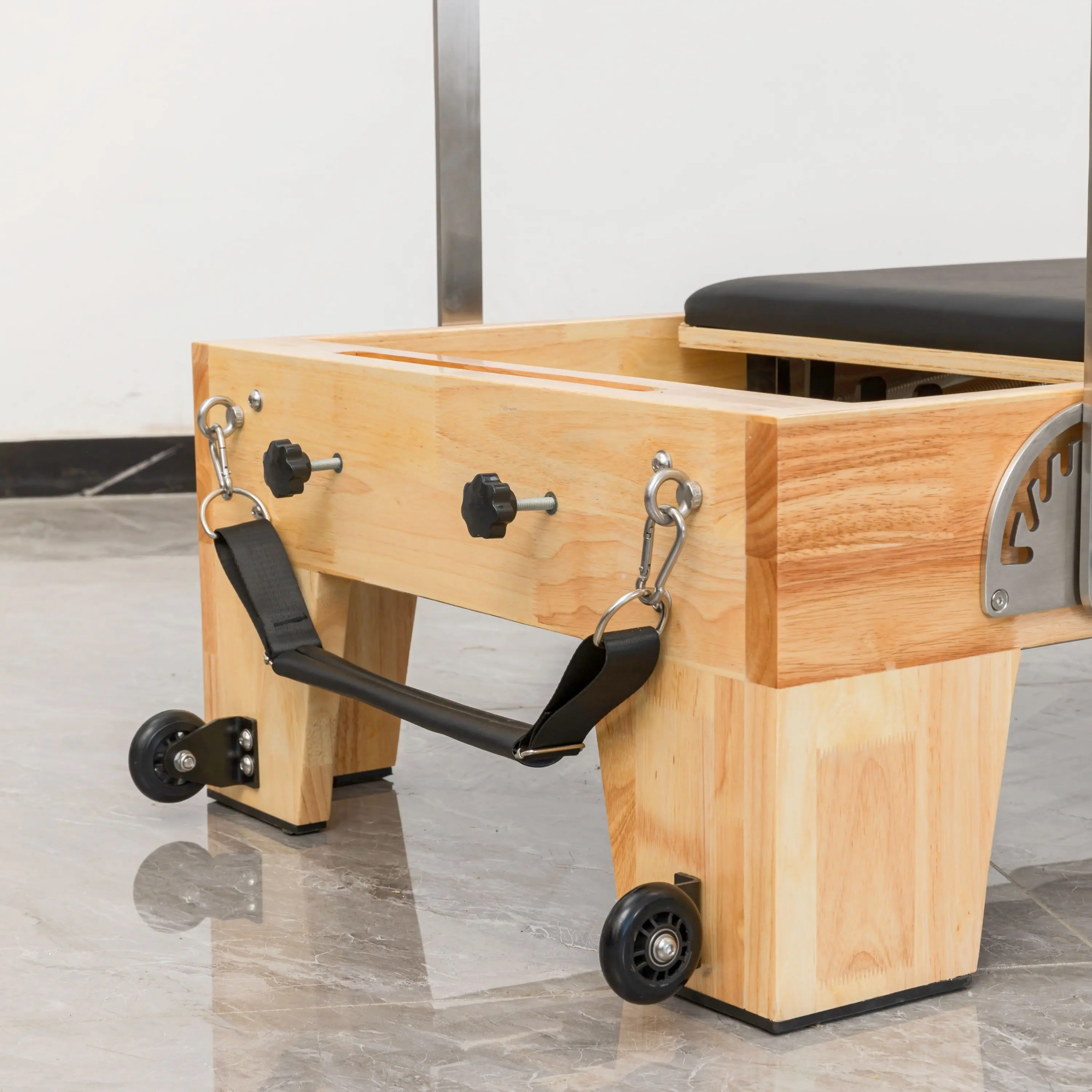 Striped and  Multicolored  Core Bed New Design Suitable for Both Family and Commercial Use for Pilates and Yoga Fitness