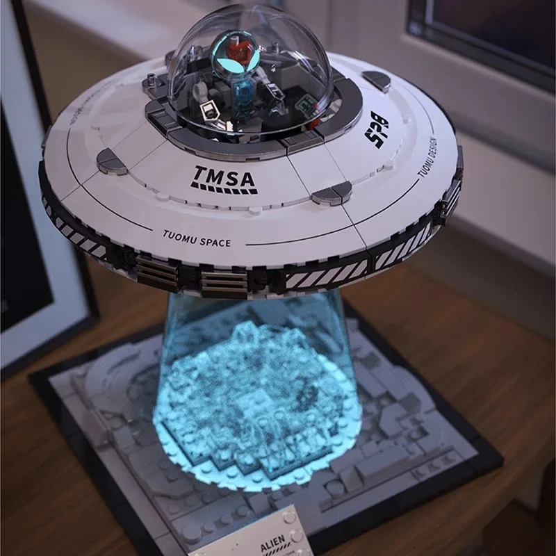 UFO Spaceship Ornament ABS Plastics Spacecraft Ornaments Creative Assembly Sculptures Model Interest Puzzle Toy Children Gift
